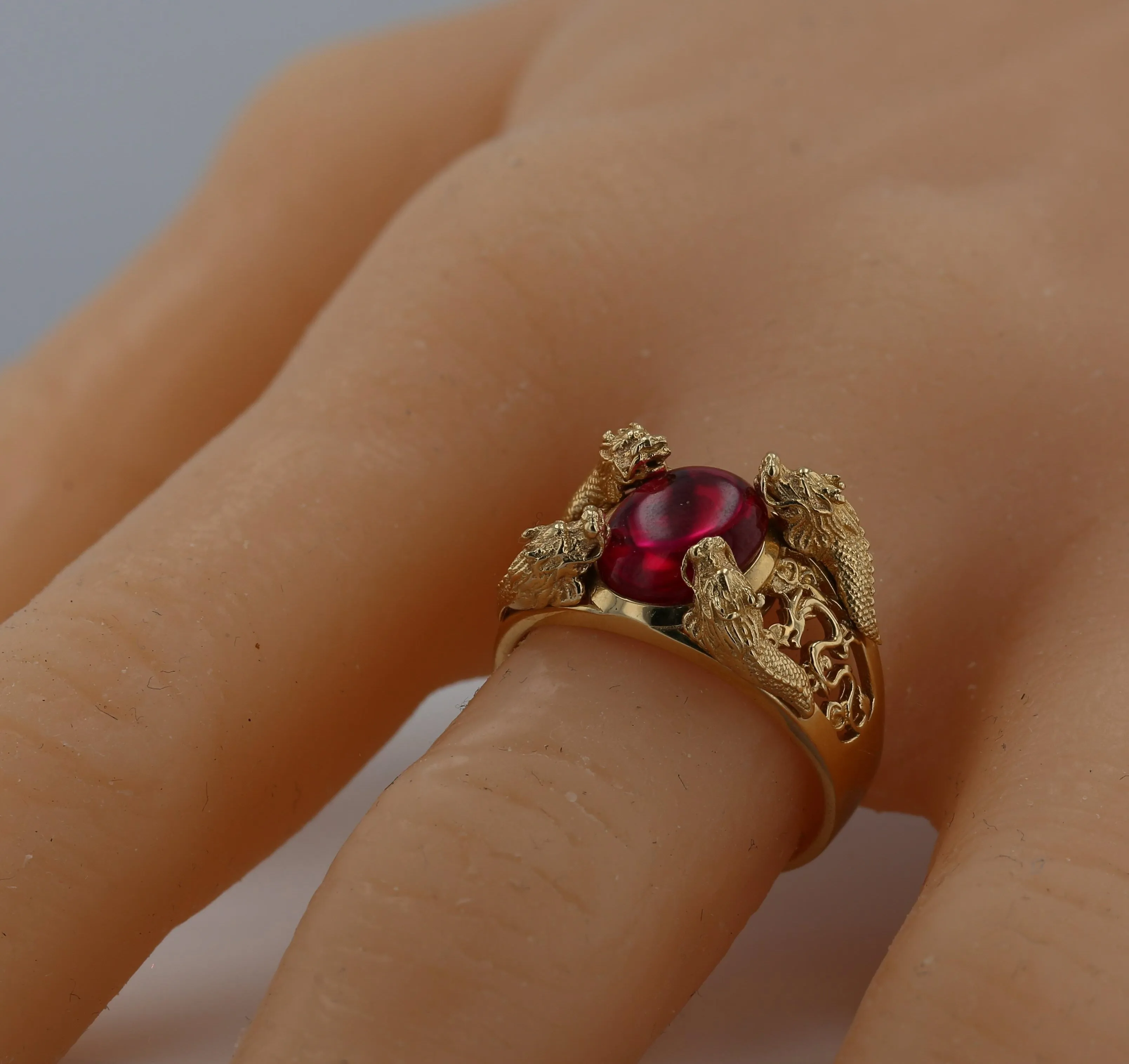 14K Yellow gold 4 dragons ring cabochon ruby labs ring-64898p