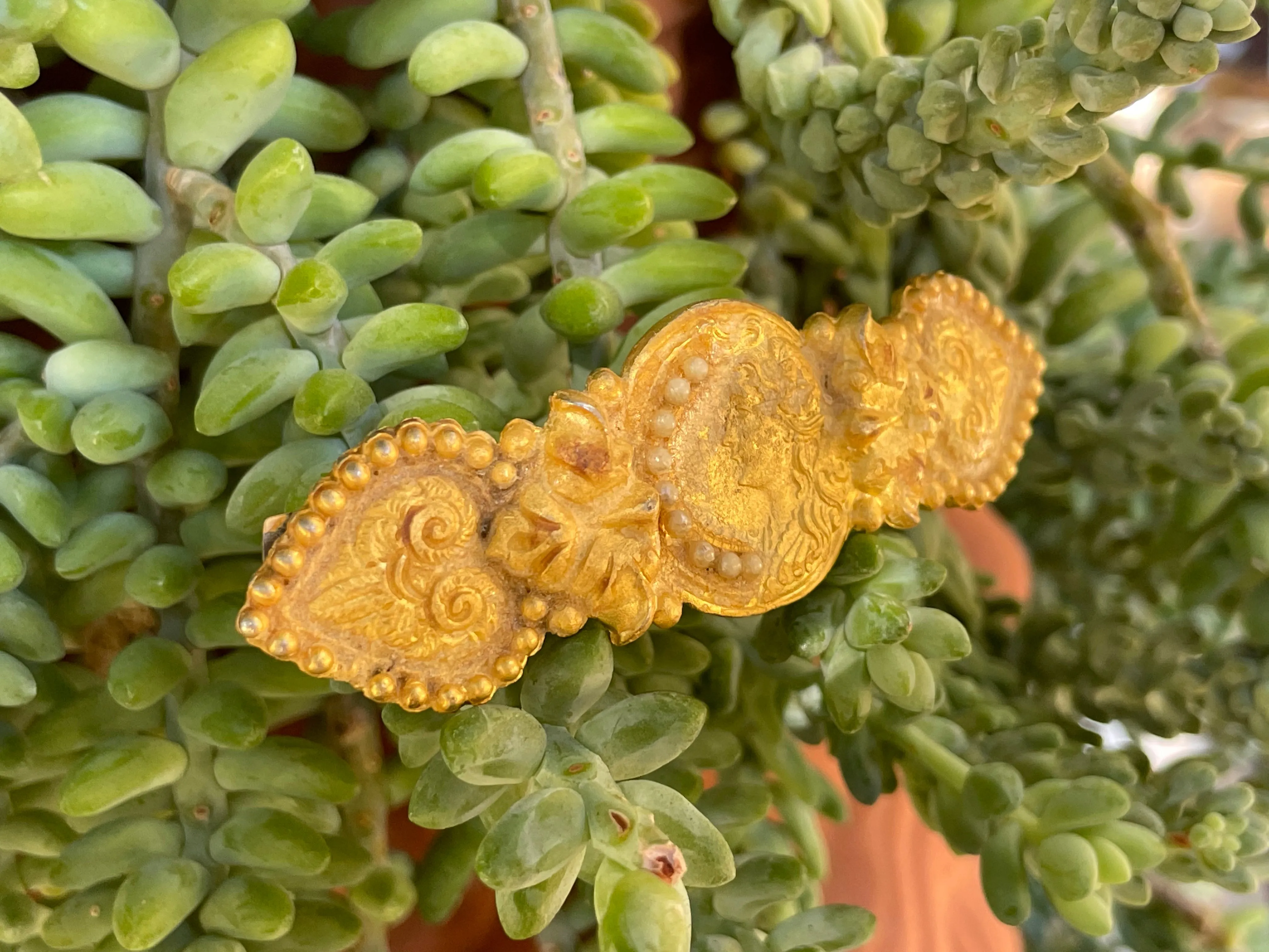 Antique Vintage Gold Tone Faux Seed Pearl Elegant Woman Ornate Hair Clip