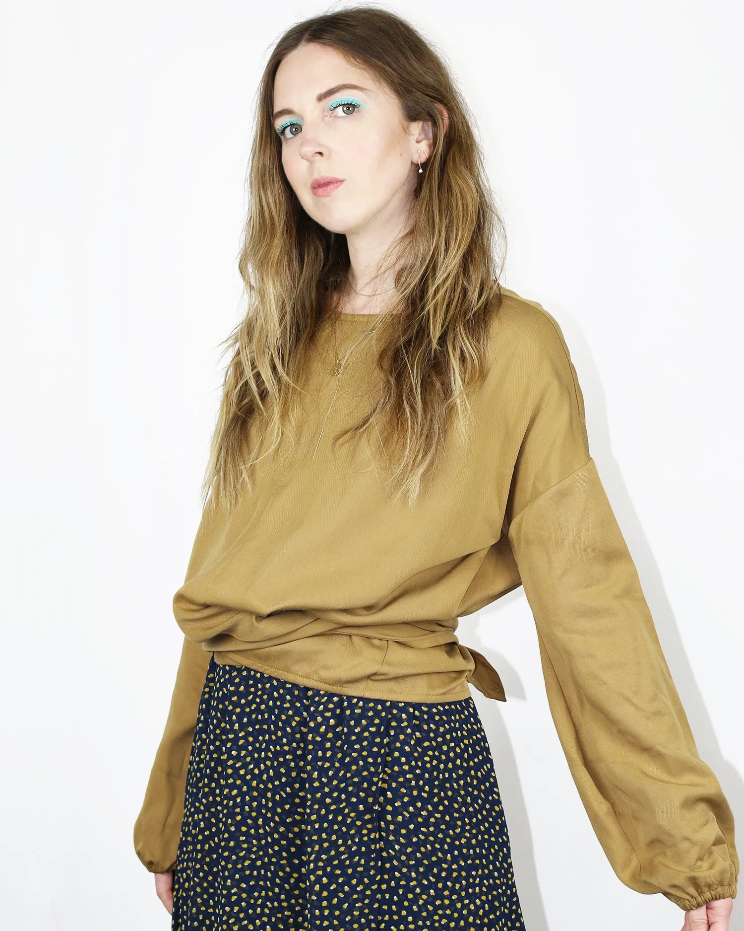 Balloon Sleeve Crew Bow Top – Camel