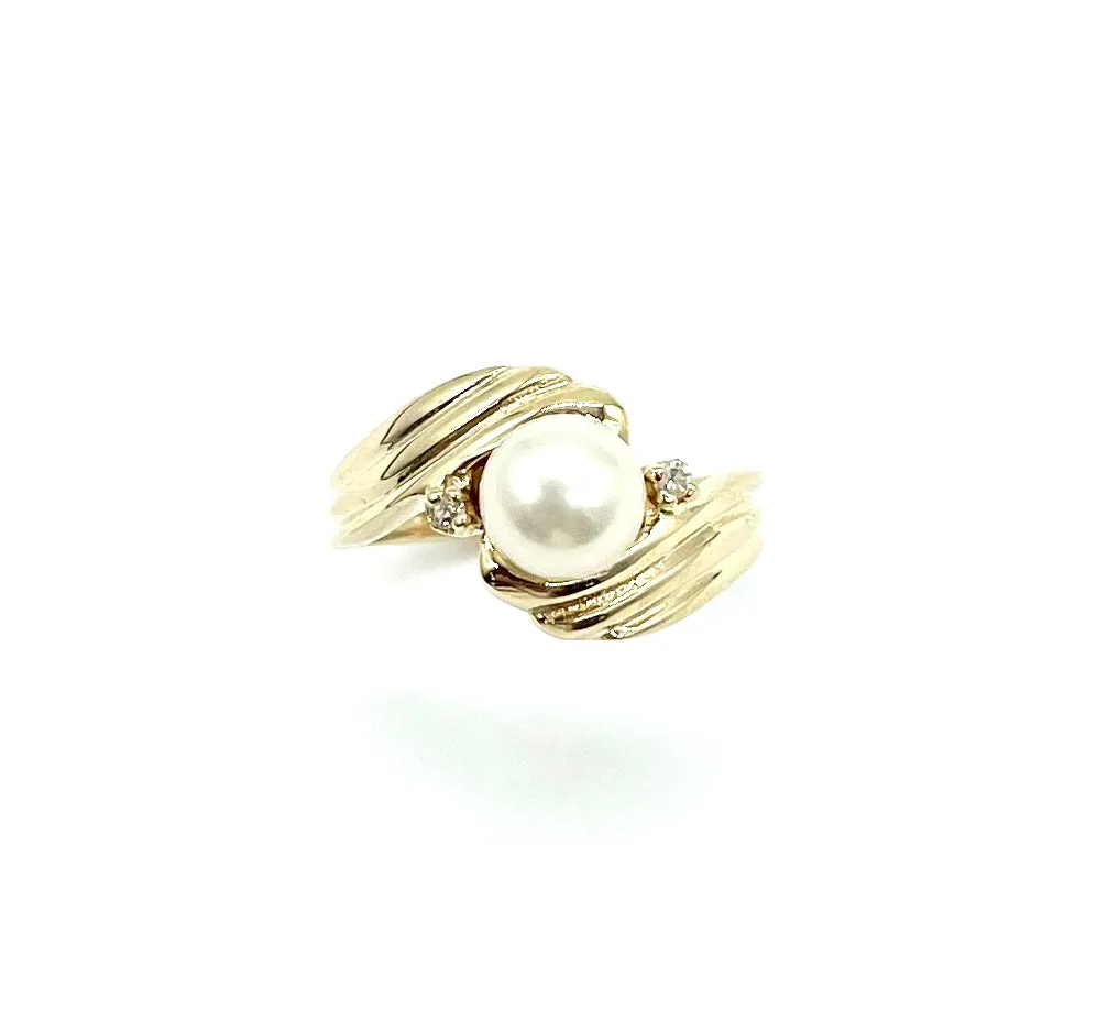 Pearl Ring with Diamond Accents