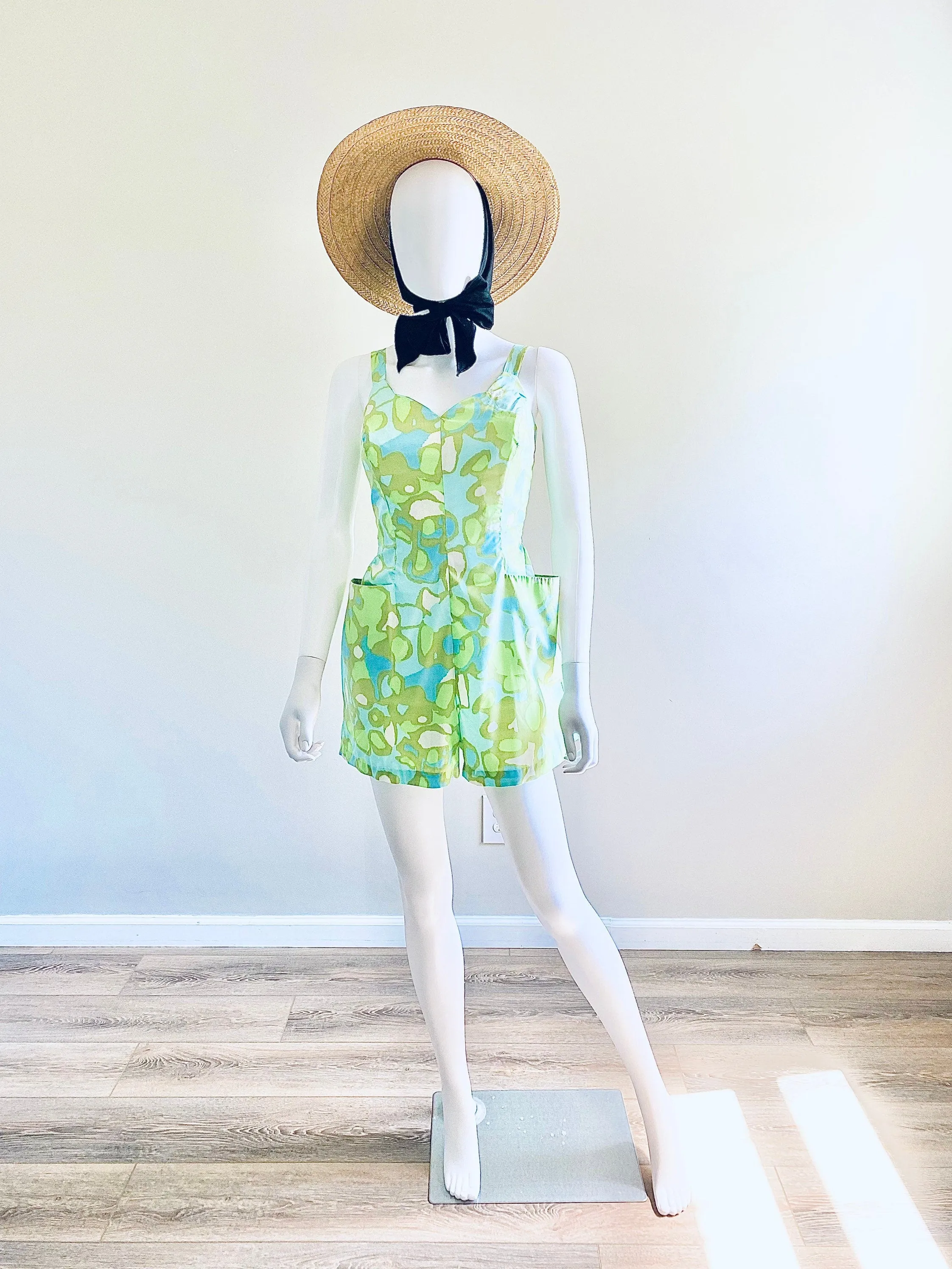 Vintage 1950s Abstract Print Playsuit / 50s romper Size S